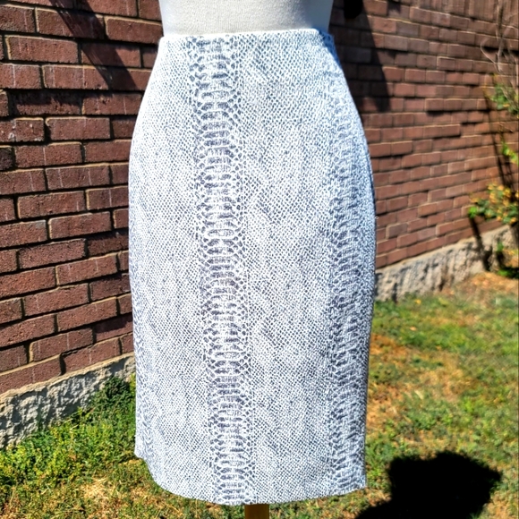 Ann Taylor python pencil skirt - Picture 1 of 5